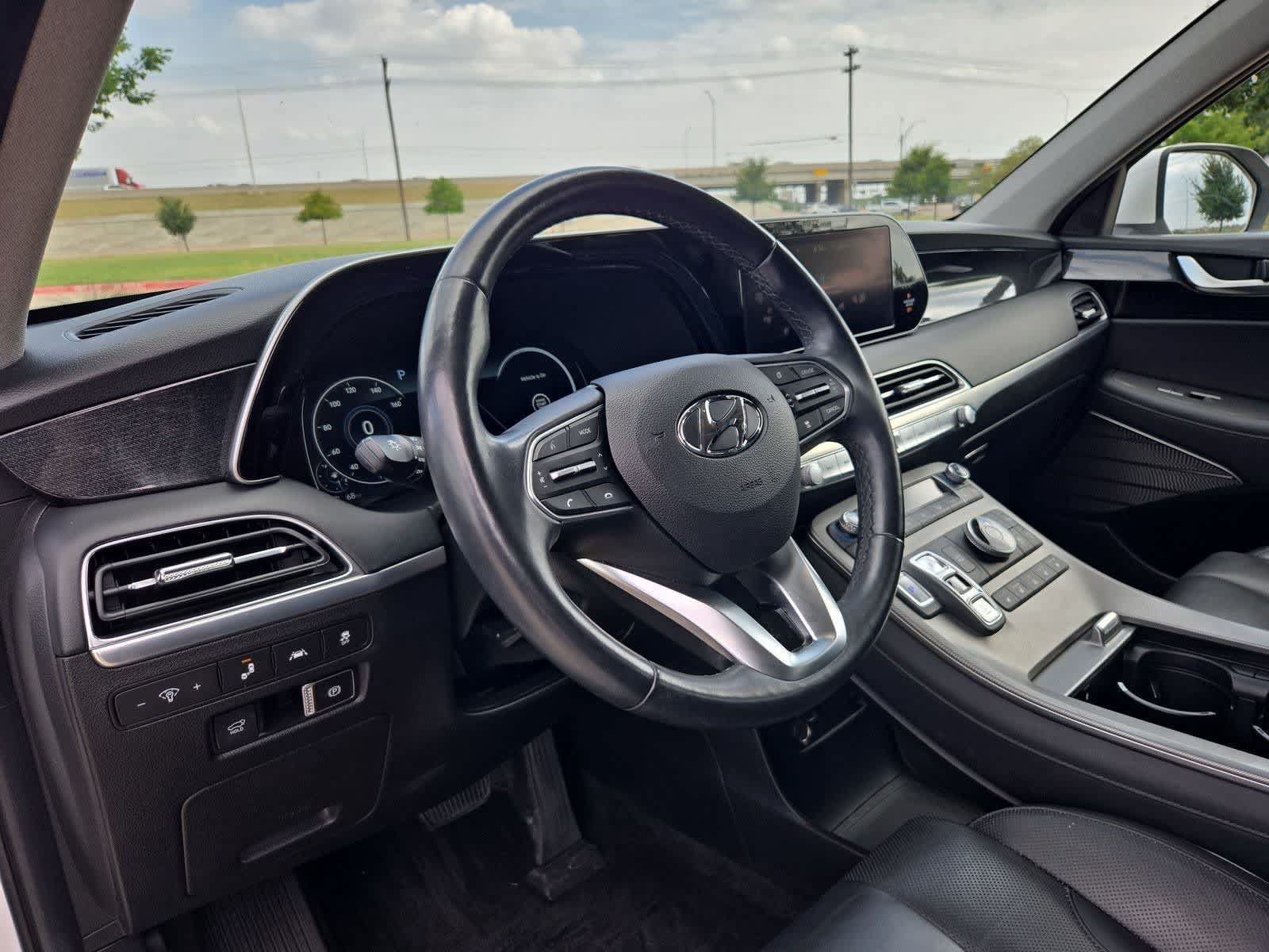 Used 2021 Hyundai Palisade Limited FWD image 2