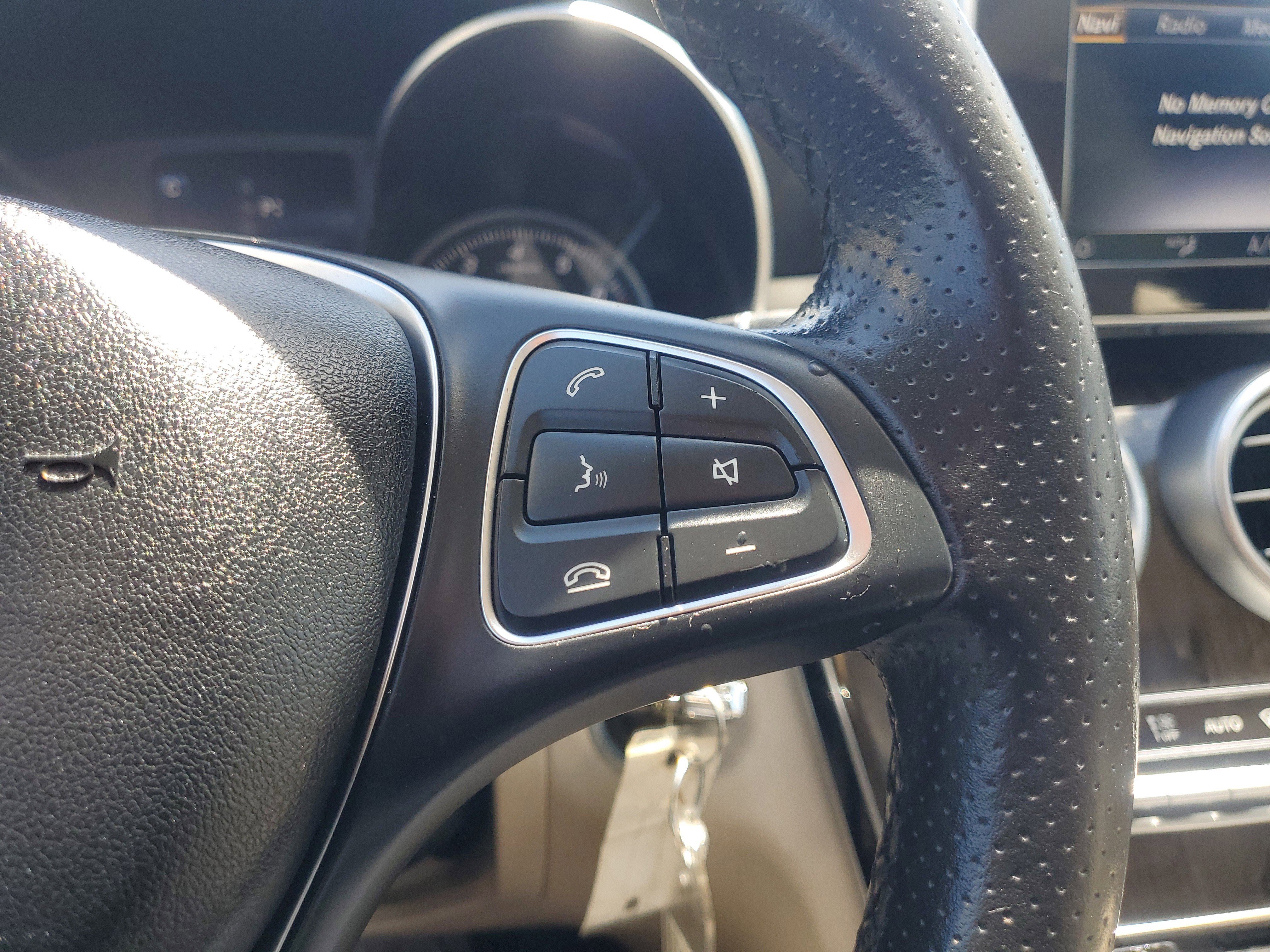 Used 2018 Mercedes-Benz C 300 Sedan w/ Premium Package image 22