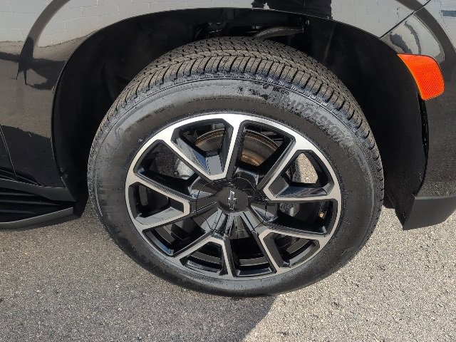 Used 2022 Chevrolet Suburban RST image 11