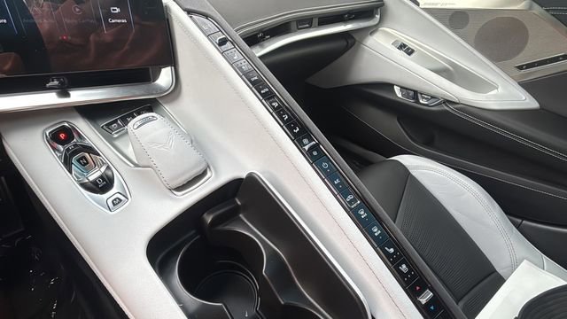 Used 2024 Chevrolet Corvette Stingray Preferred Cpe w/ Z51 Performance Package image 24