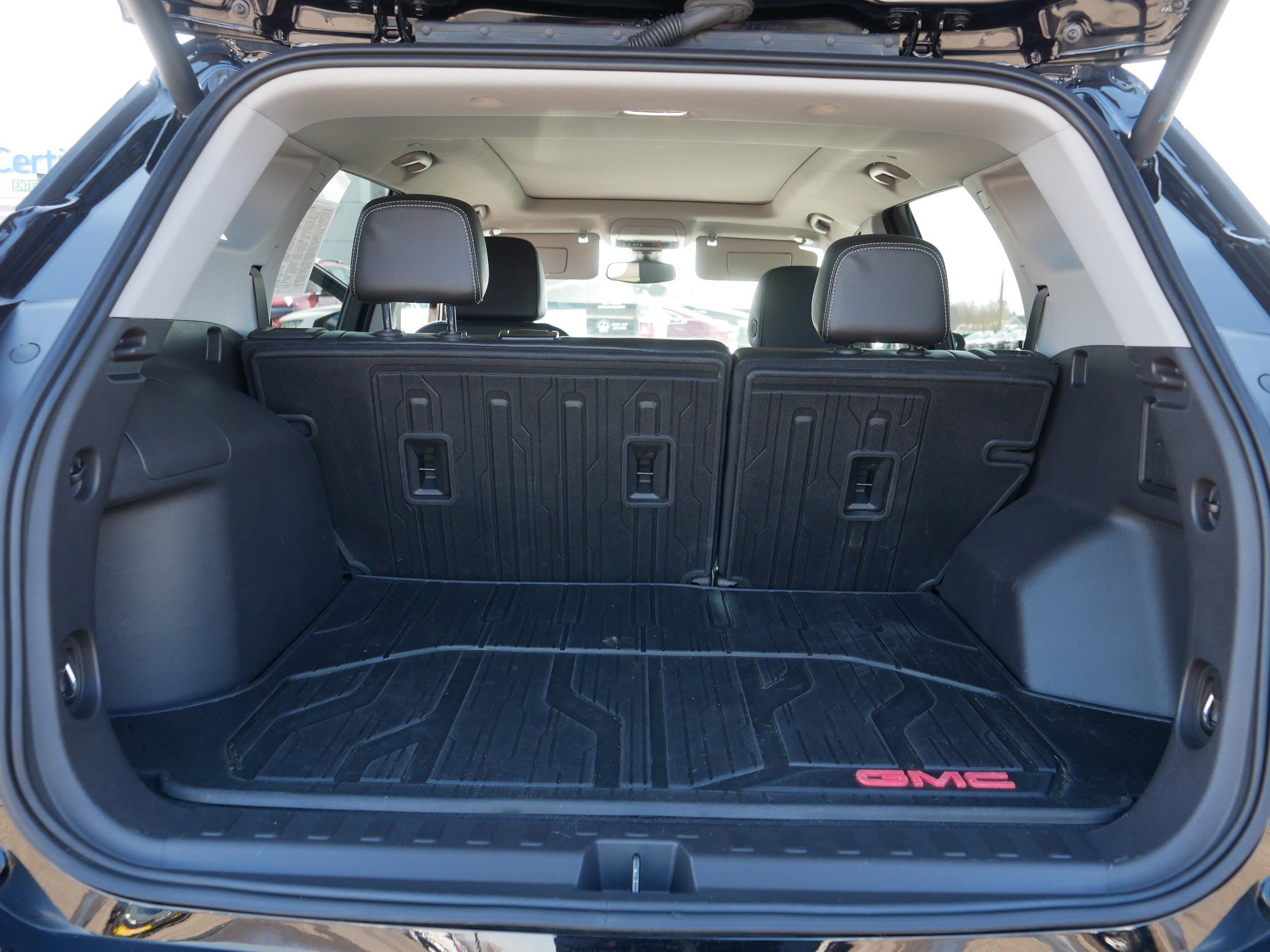 Used 2024 GMC Terrain SLT w/ Infotainment Package II image 18