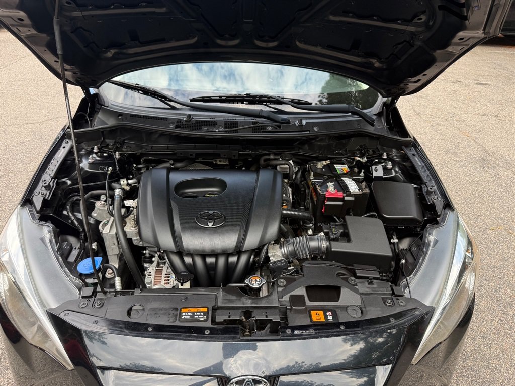 Used 2019 Toyota Yaris LE FWD image 21