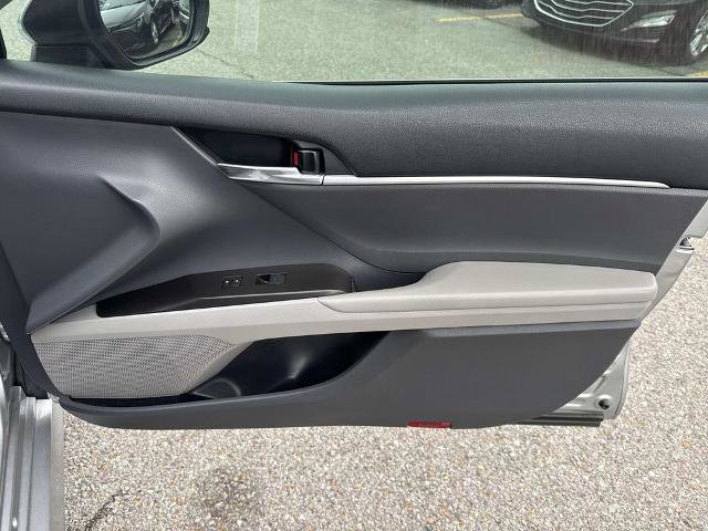 Used 2022 Toyota Camry LE FWD image 14