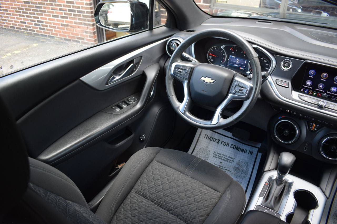 Used 2022 Chevrolet Blazer LT FWD image 13