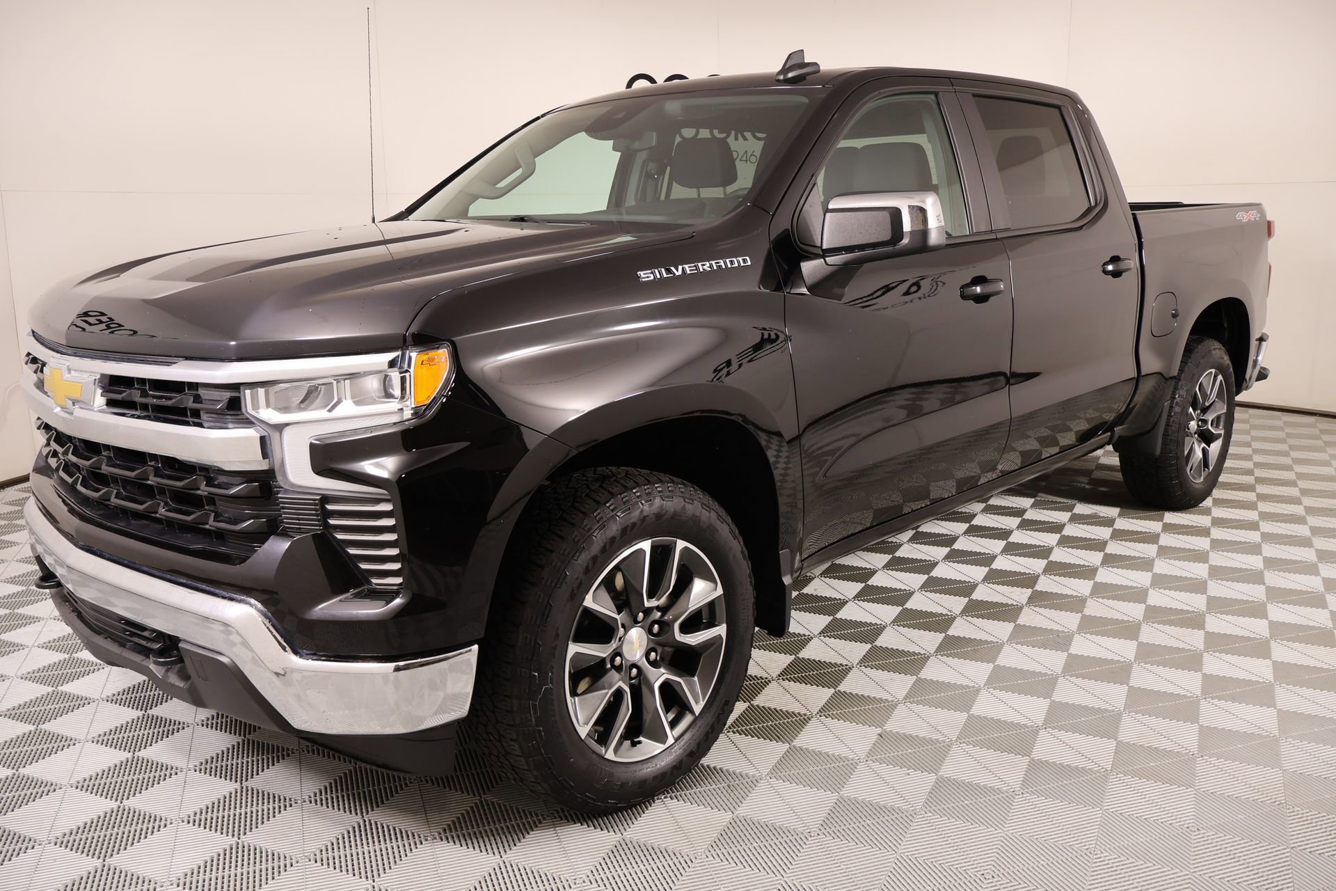 Used 2023 Chevrolet Silverado 1500 LT image 10