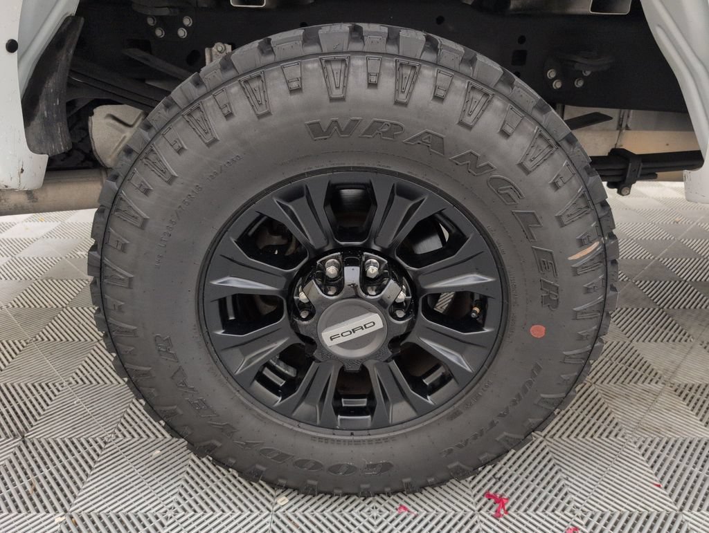 Used 2022 Ford F250 Lariat w/ Tremor Off-Road Package AWD/4WD image 16