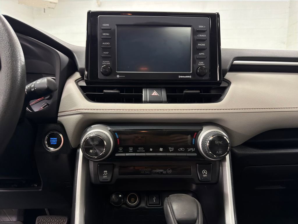 Used 2021 Toyota RAV4 XLE w/ Convenience Package FWD image 25