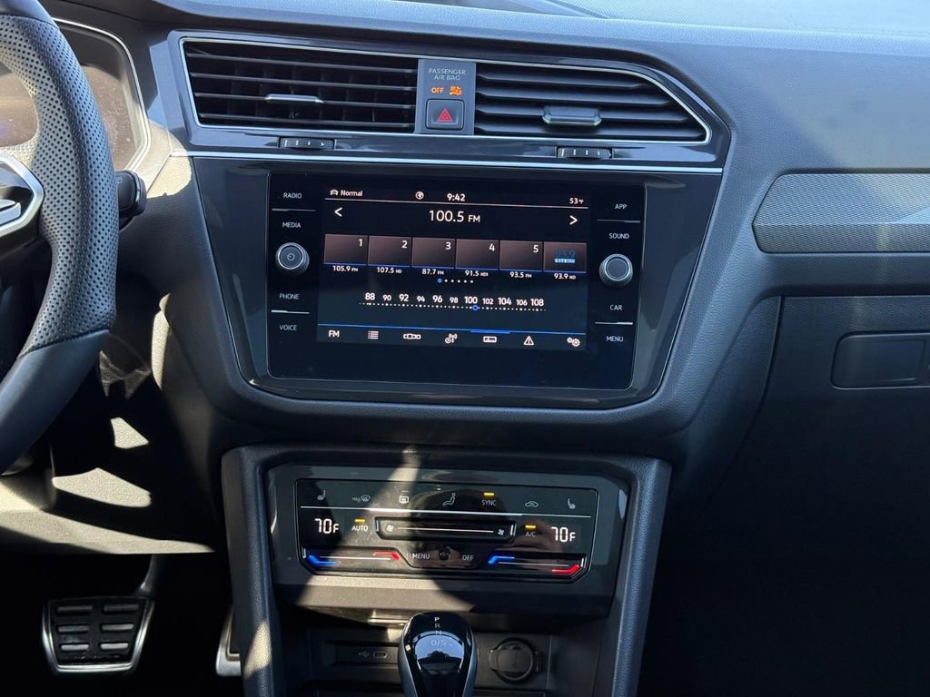 Certified 2024 Volkswagen Tiguan SE R-Line image 12
