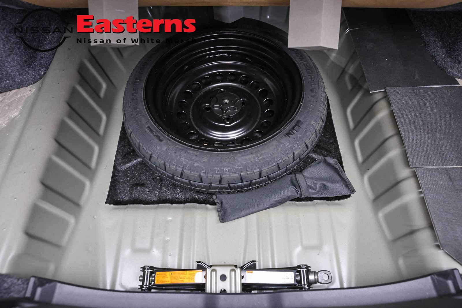 Used 2025 Nissan Versa S FWD image 21