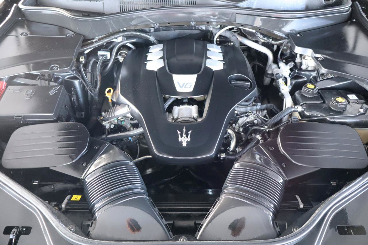 Used 2018 Maserati Levante GranLusso AWD/4WD image 46