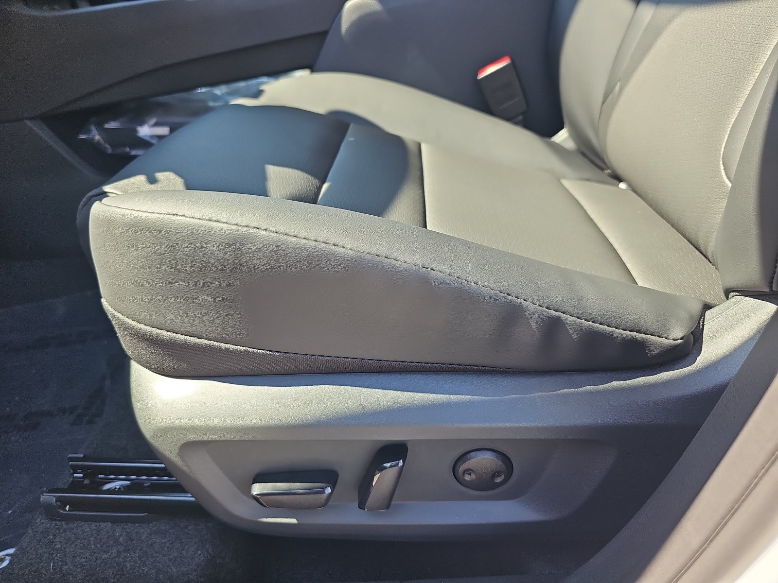 New 2027 Nissan Rogue Dark Armor FWD image 28
