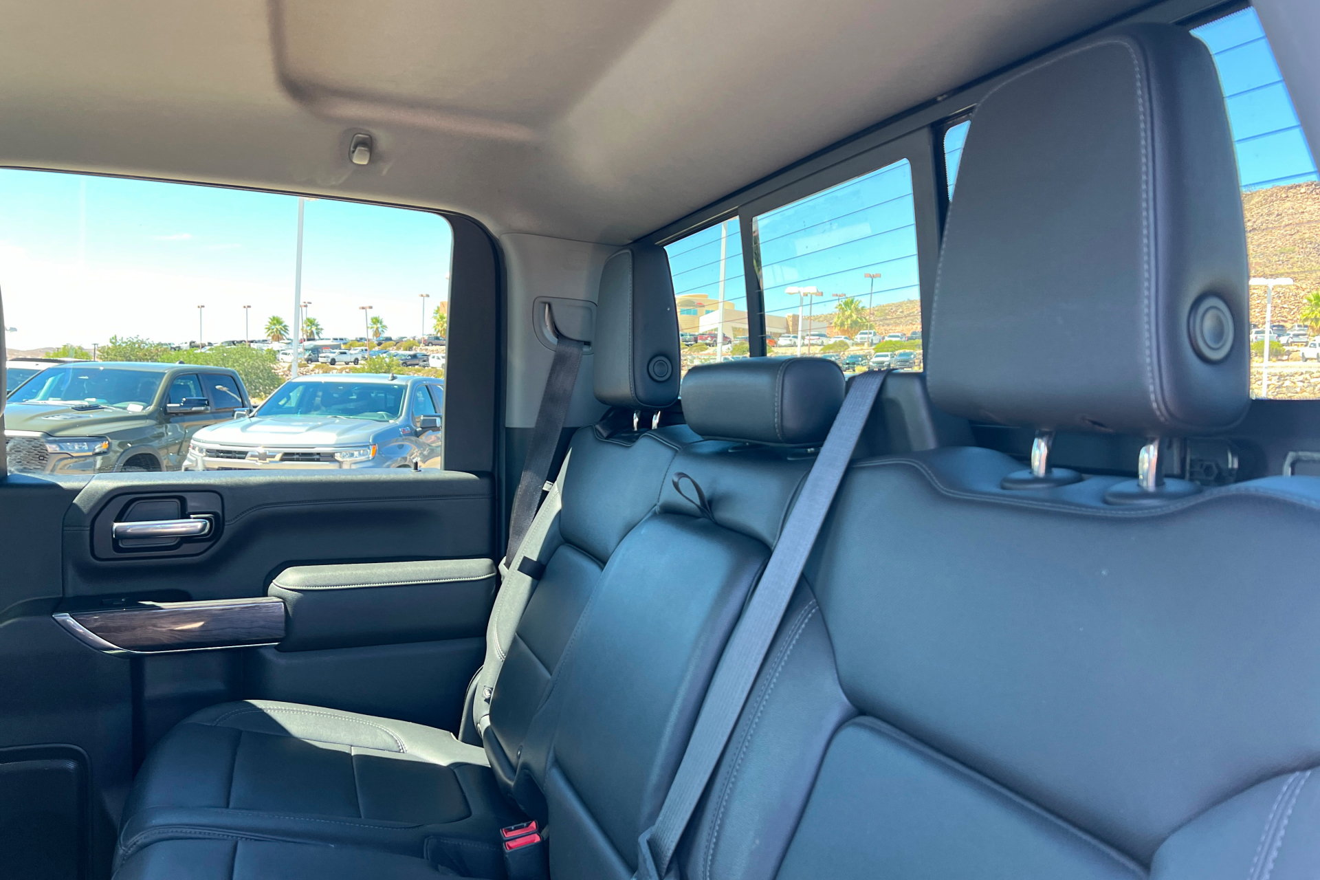 Used 2022 Chevrolet Silverado 2500 LTZ w/ LTZ Plus Package AWD/4WD image 21