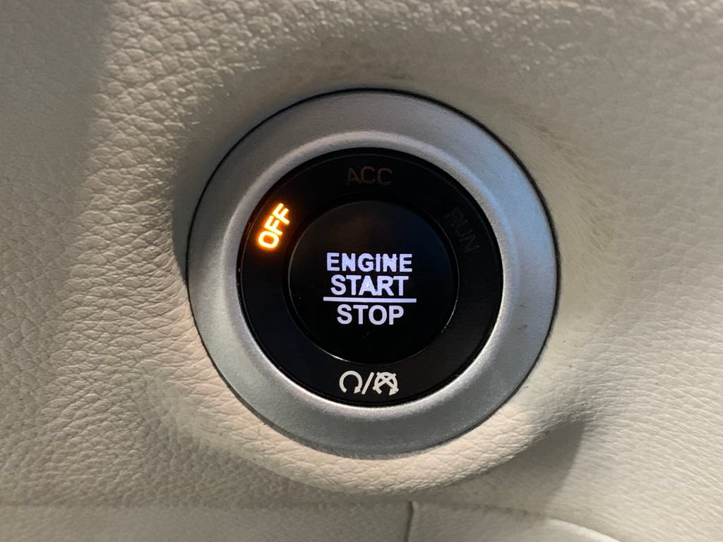 Used 2019 Chrysler Pacifica Limited FWD image 16