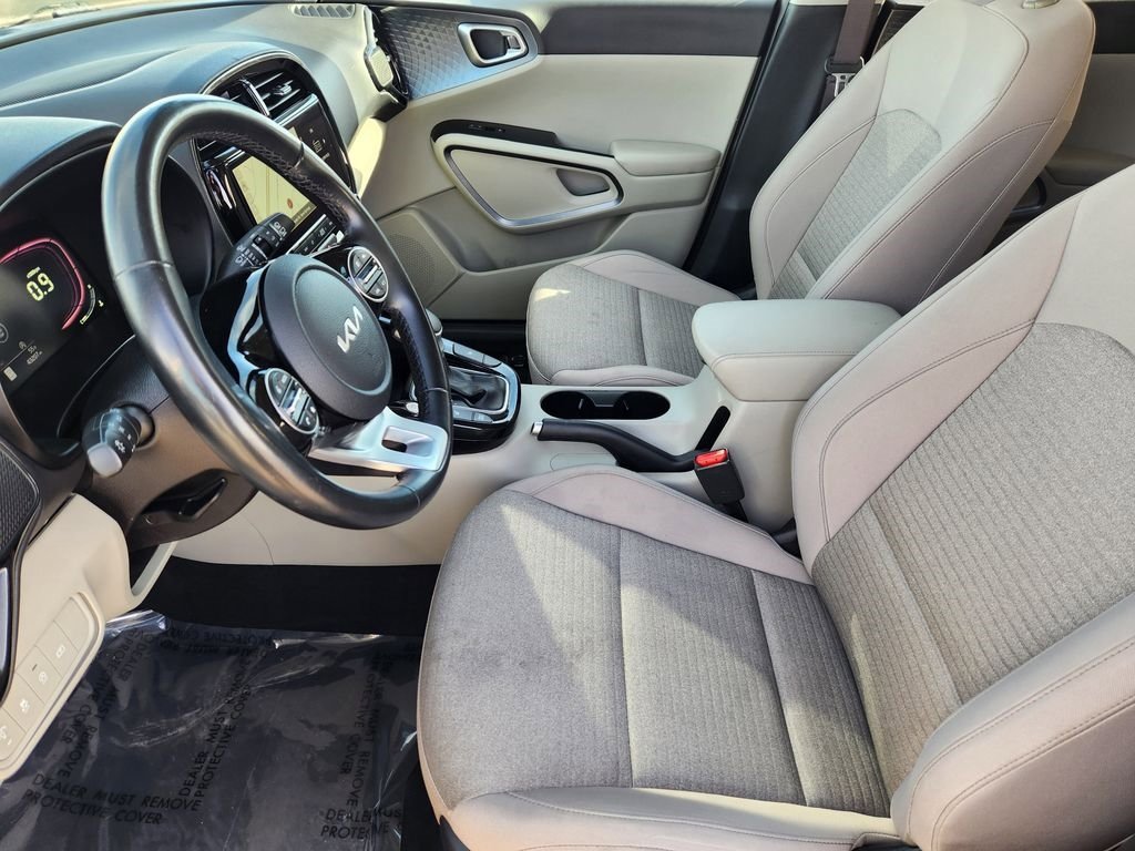 Used 2023 Kia Soul EX FWD image 13
