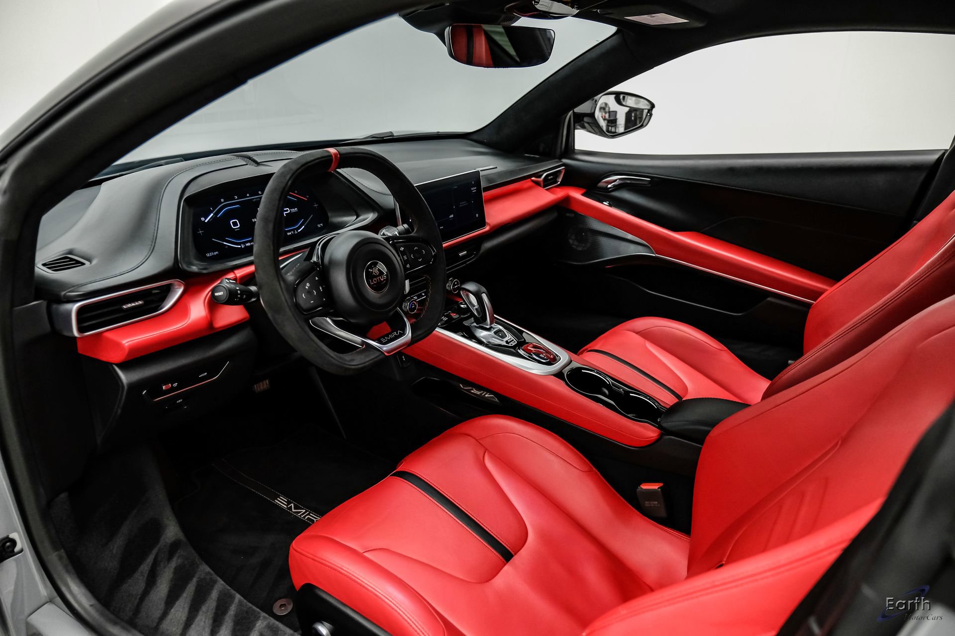 Used 2025 Lotus Emira RWD image 2
