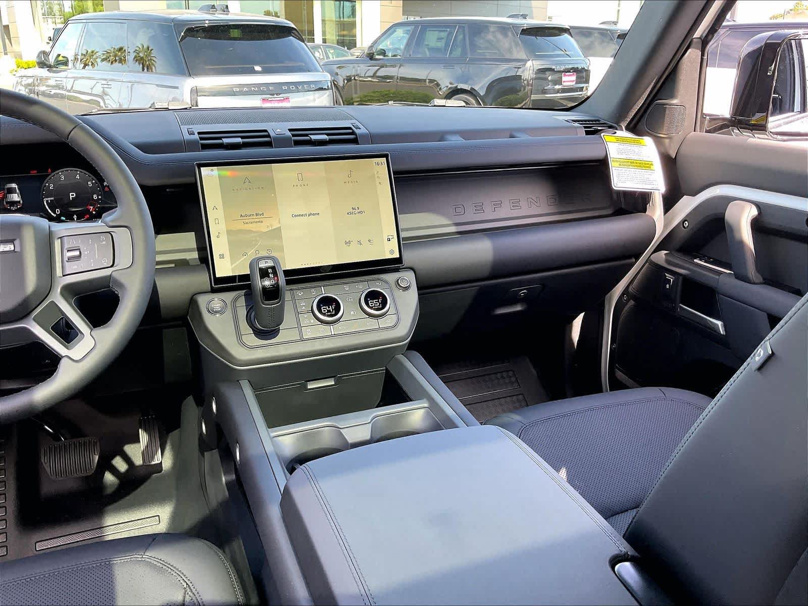 New 2026 Land Rover Defender 110 X-Dynamic SE AWD/4WD image 9
