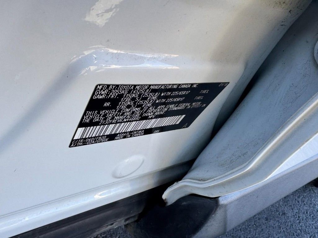 Used 2018 Toyota RAV4 LE image 22