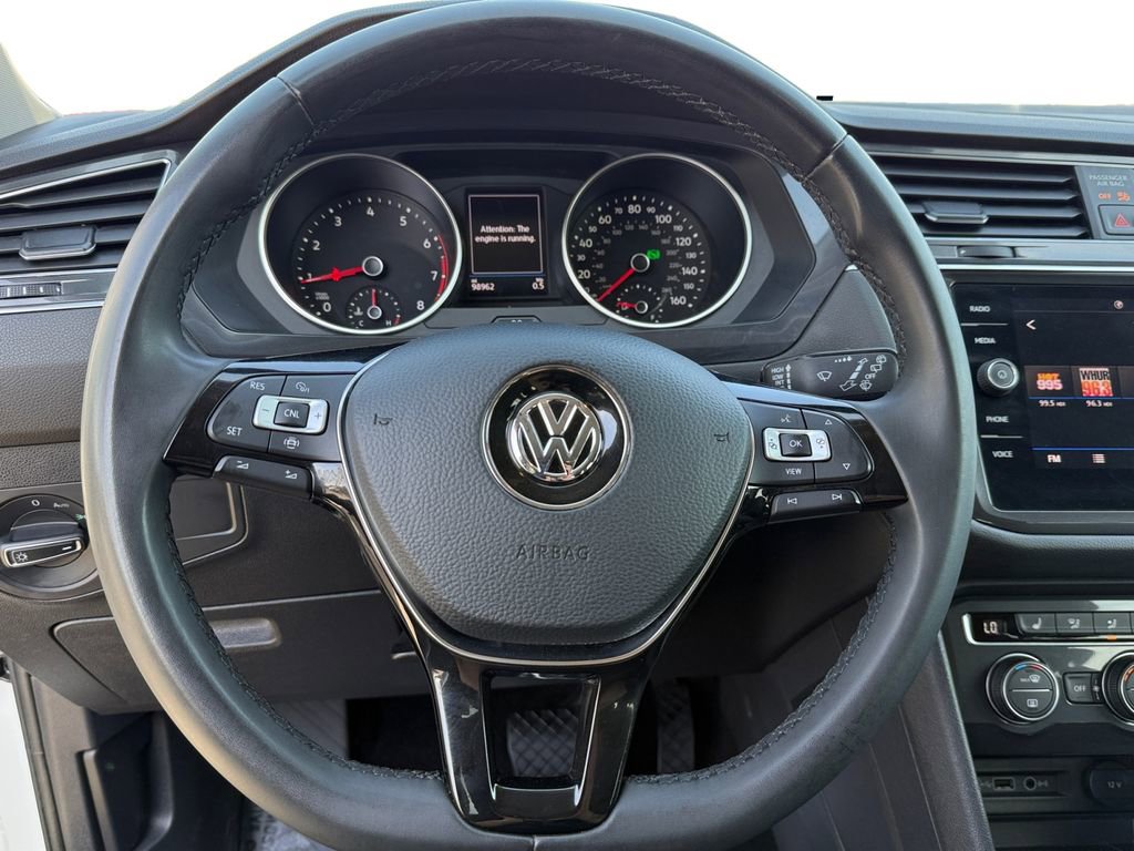 Used 2020 Volkswagen Tiguan SE image 14