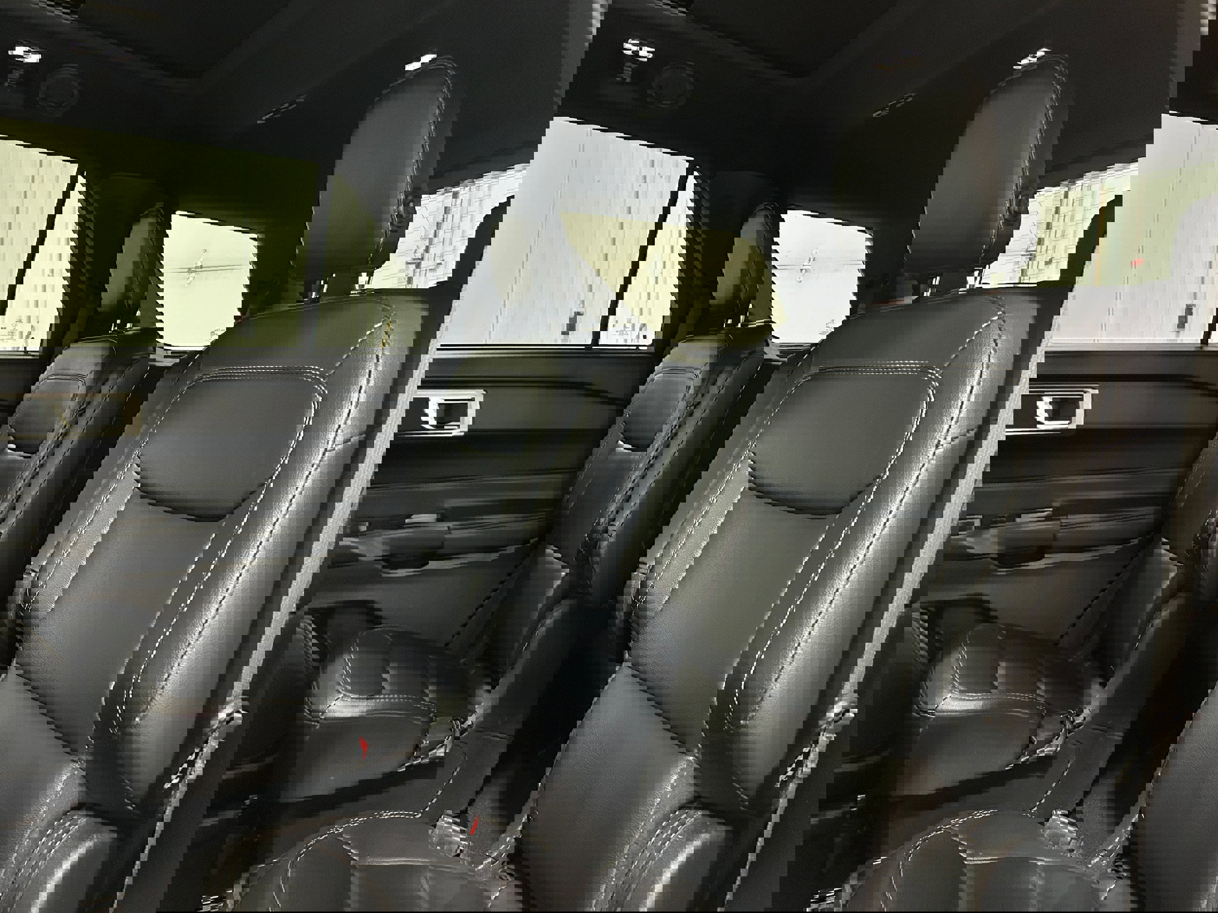 Used 2020 Ford Explorer XLT w/ Equipment Group 202A image 30