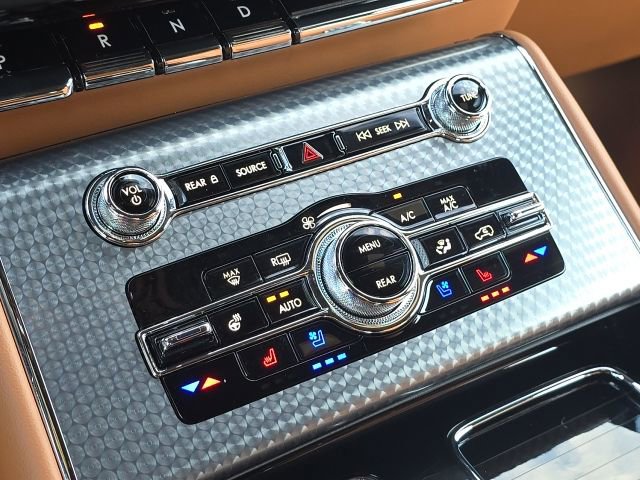 Used 2023 Lincoln Aviator Black Label w/ Dynamic Handling Package image 37