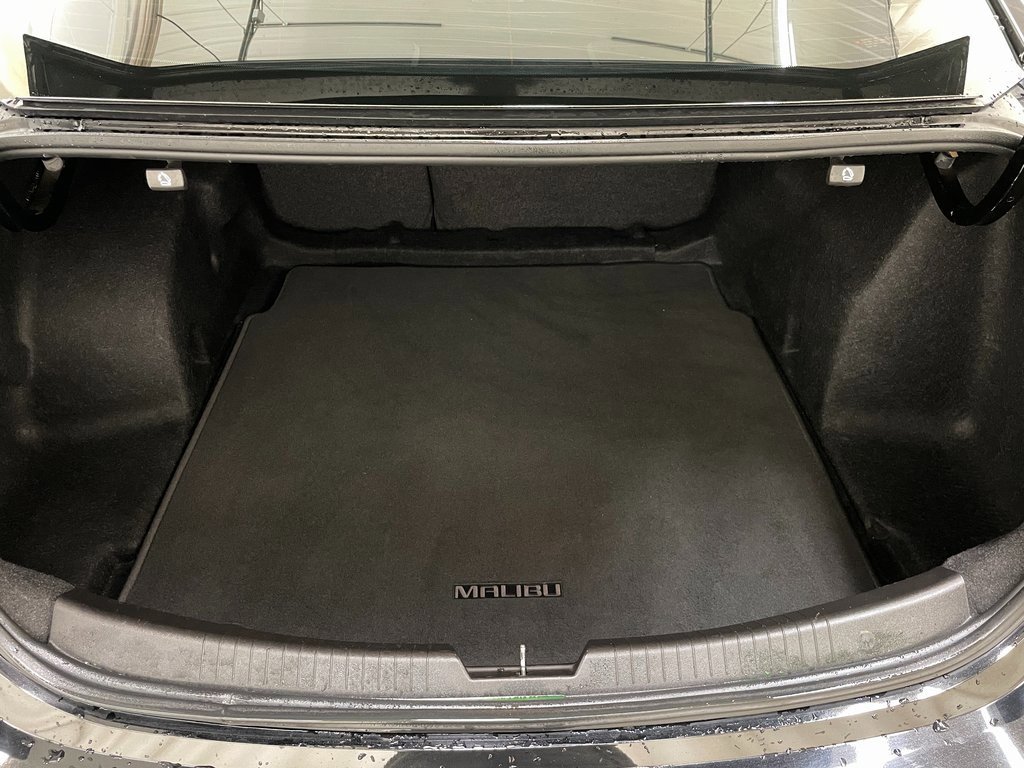 Certified 2018 Chevrolet Malibu Premier w/ Premier Sun and Wheel Package image 45