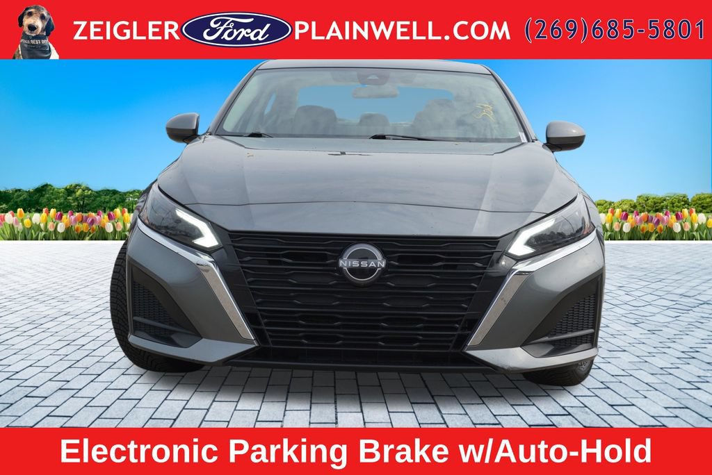 Used 2023 Nissan Altima 2.5 SV w/ SV Premium Package AWD/4WD image 8