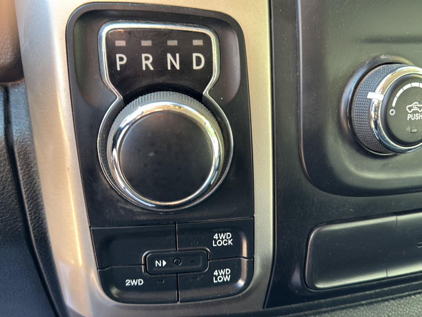 Used 2018 RAM 1500 Classic SLT AWD/4WD image 14