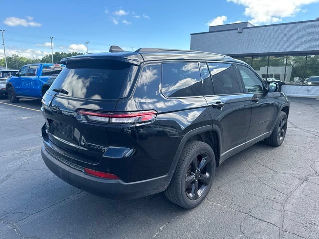 Used 2023 Jeep Grand Cherokee L Limited w/ Black Appearance Package AWD/4WD image 12
