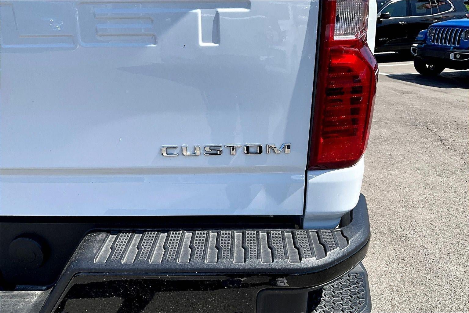 Used 2025 Chevrolet Silverado 2500 Custom w/ Custom Value Package AWD/4WD image 8