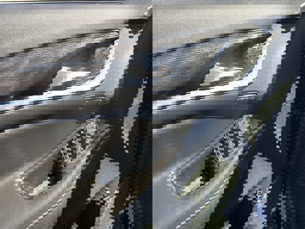 Used 2021 Buick Enclave Avenir w/ Avenir Technology Package image 16