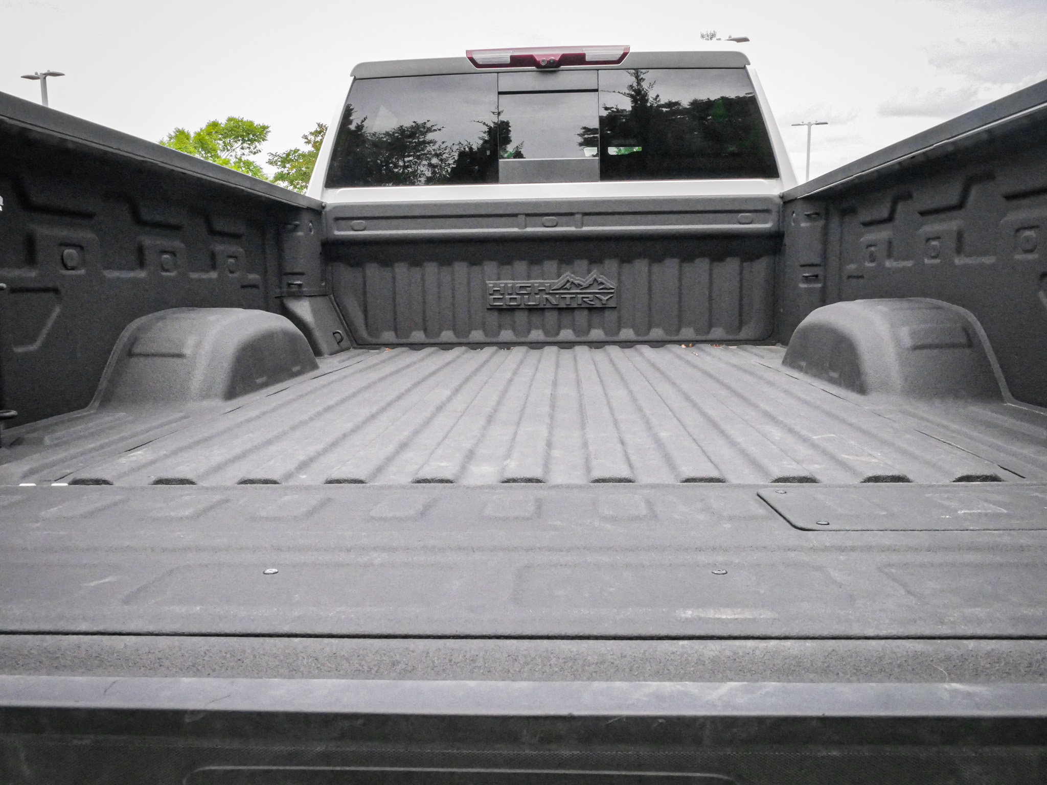 Used 2024 Chevrolet Silverado 3500 High Country w/ Technology Package AWD/4WD image 32