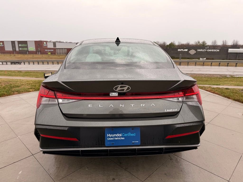 Used 2025 Hyundai Elantra Limited FWD image 7