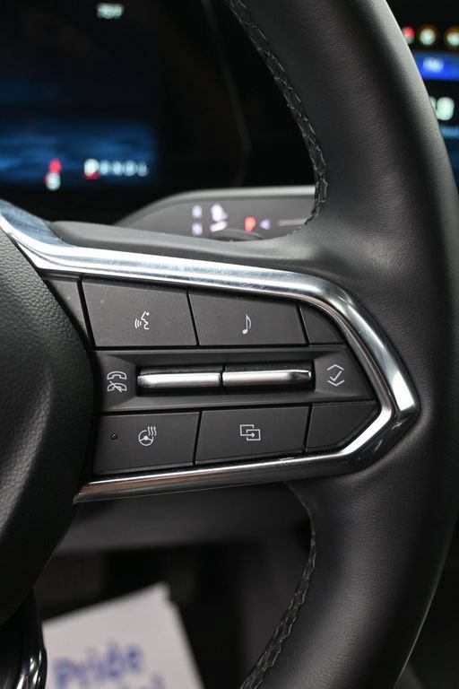 Used 2025 Chevrolet Equinox LT w/ Convenience Package II FWD image 16