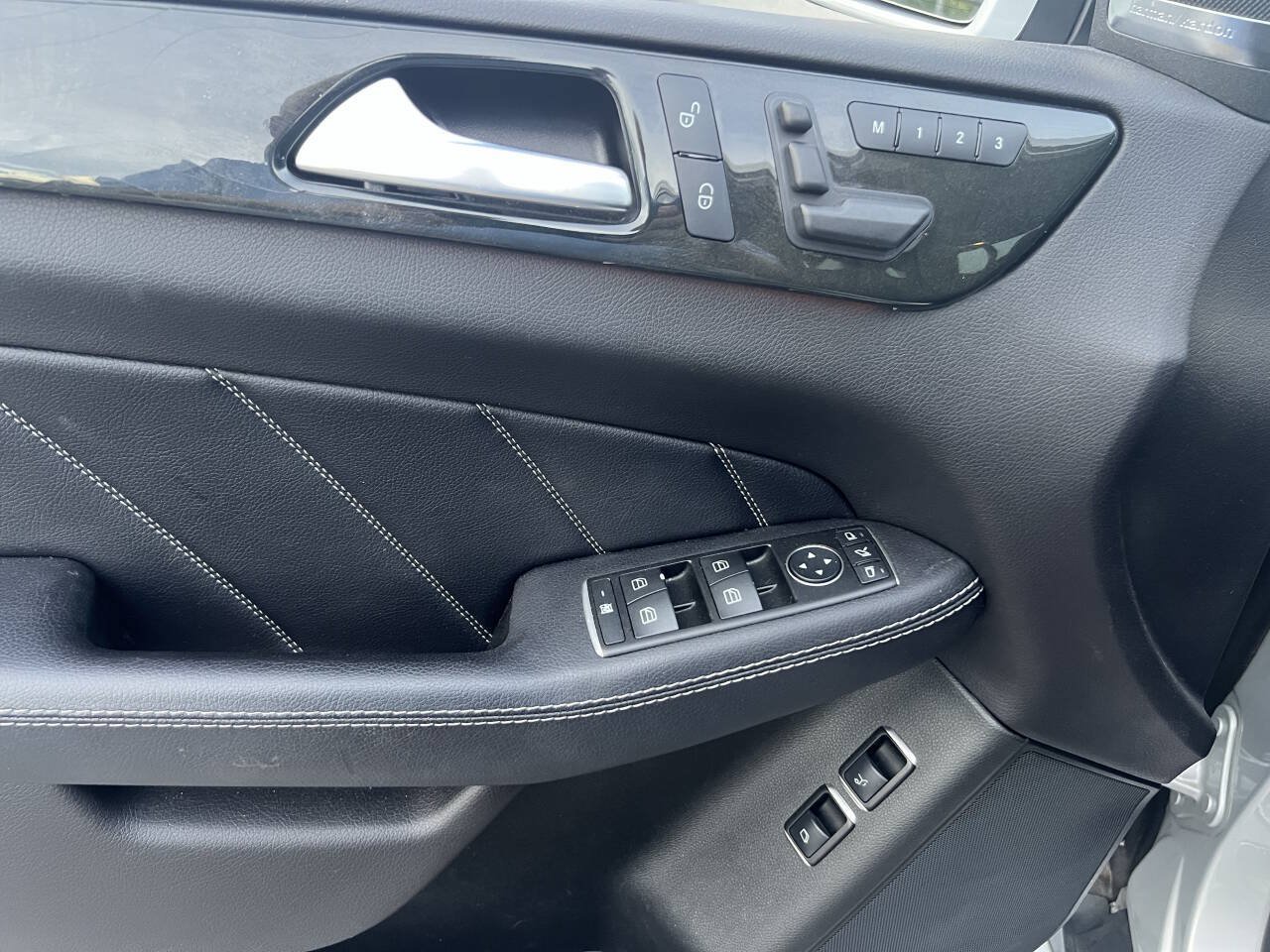 Used 2016 Mercedes-Benz GL 450 4MATIC image 27