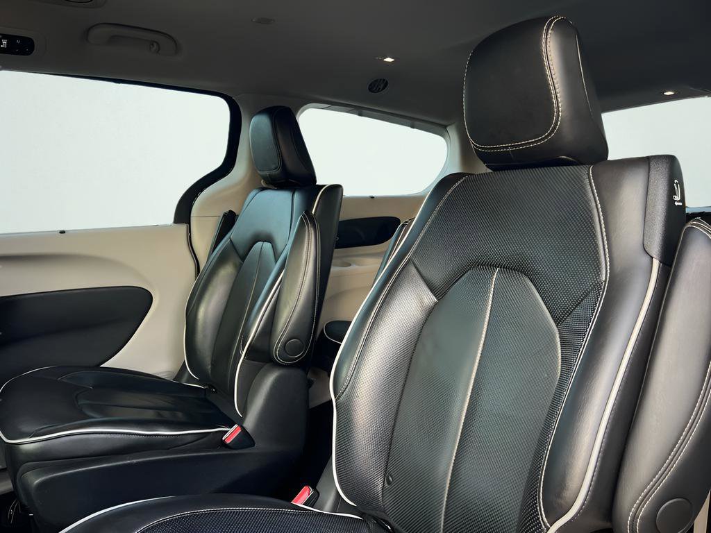 Used 2021 Chrysler Pacifica Limited image 22