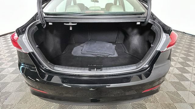 Used 2017 Hyundai Elantra SE FWD image 27