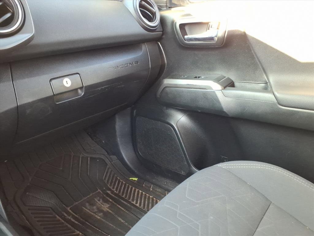 Used 2019 Toyota Tacoma TRD Off-Road image 23