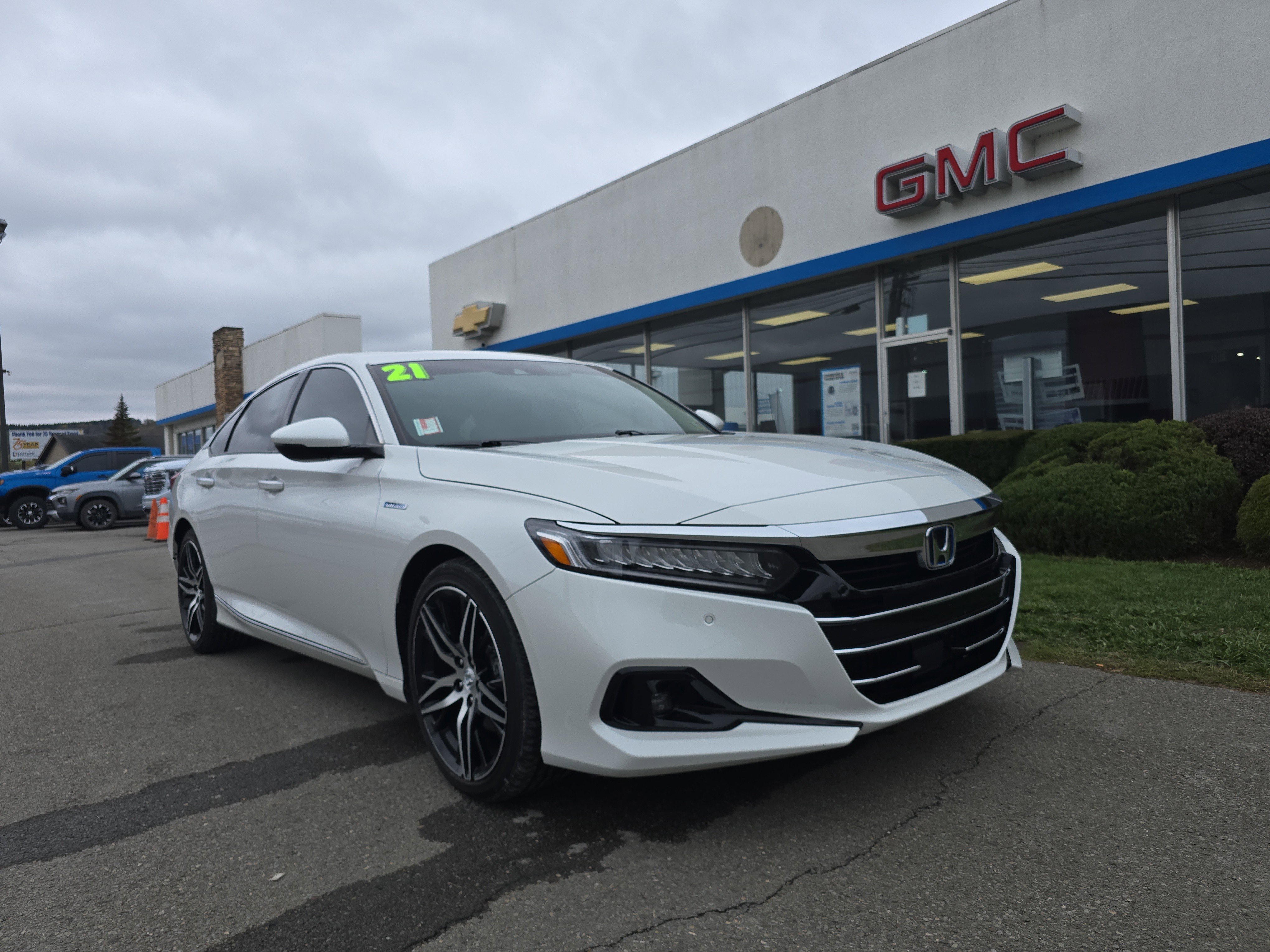 Used 2021 Honda Accord Touring image 1