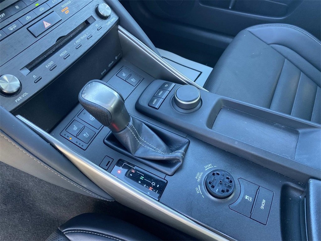 Used 2019 Lexus IS 300 AWD image 23