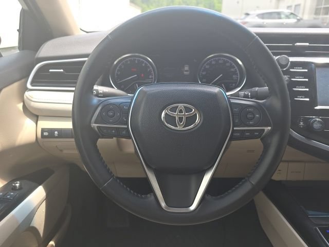 Used 2018 Toyota Camry XLE FWD image 13