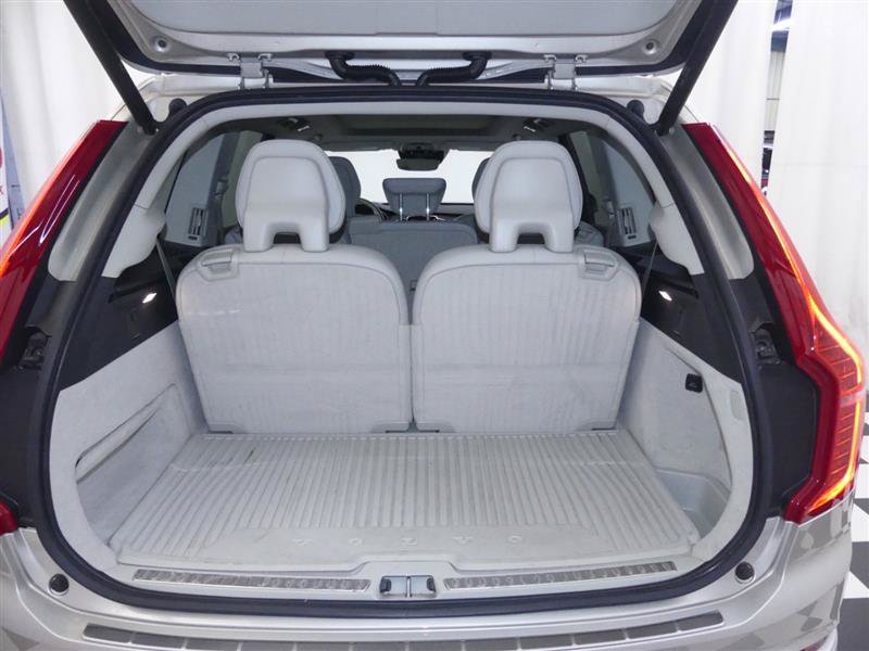 Used 2016 Volvo XC90 T6 Momentum w/ Momentum Plus Package AWD/4WD image 28