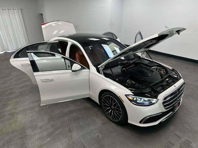Used 2022 Mercedes-Benz S 580 4MATIC Sedan w/ Rear Seat Package image 14