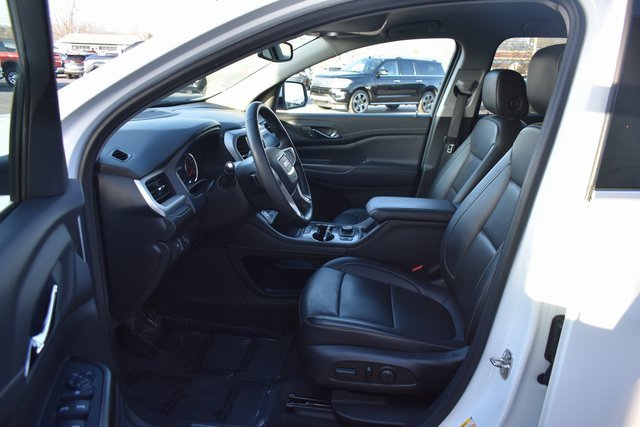 Used 2023 GMC Acadia SLT image 13
