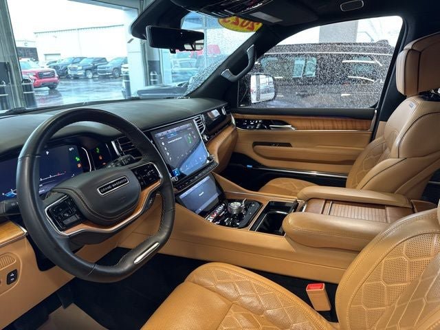 Used 2023 Jeep Grand Wagoneer L Series III w/ HD Trailer Tow Package AWD/4WD image 10
