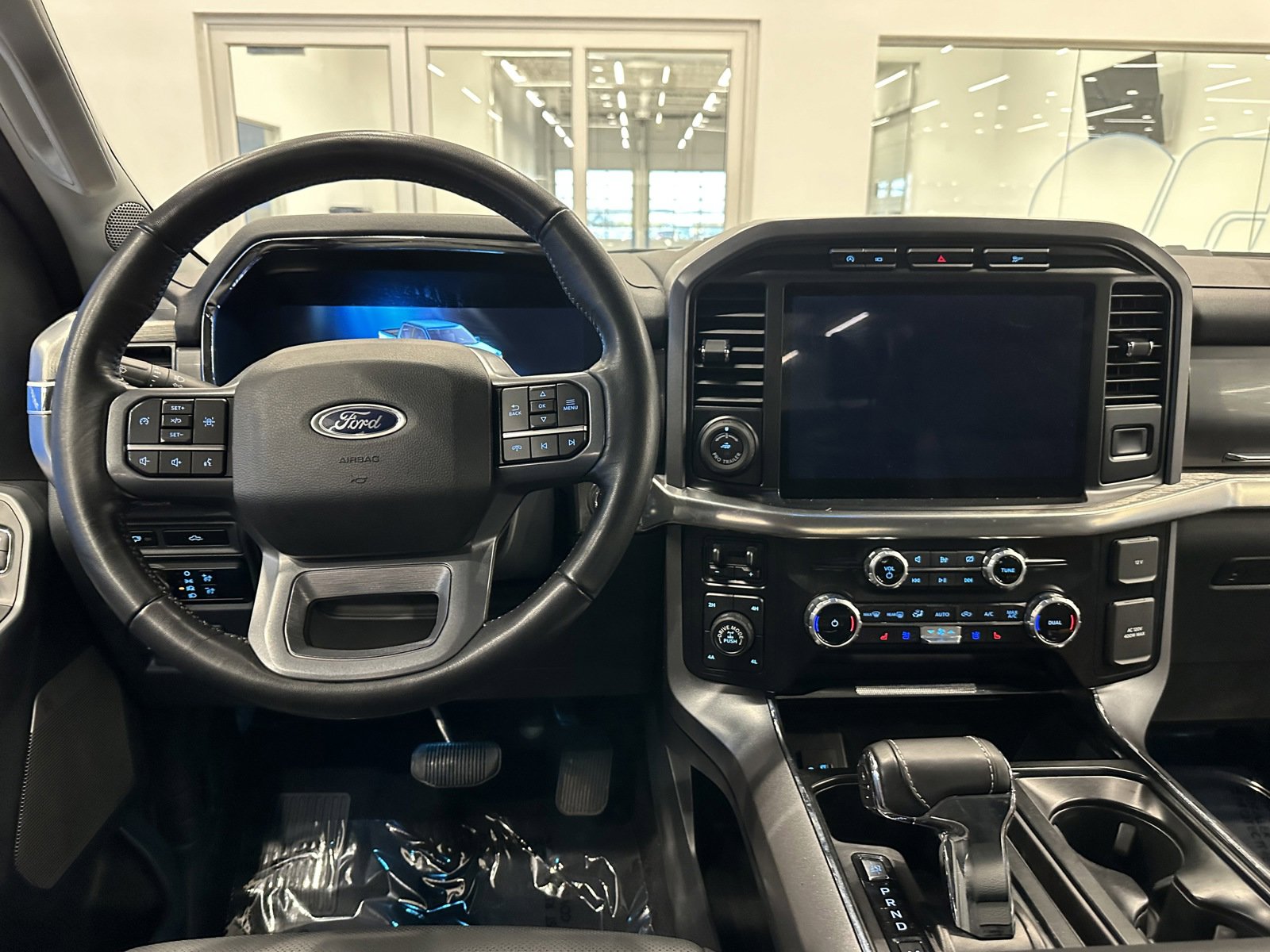 Used 2023 Ford F150 Lariat w/ Trailer Tow Package image 20