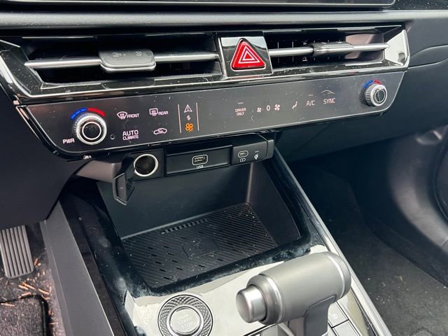 Certified 2024 Kia Niro EX FWD image 21
