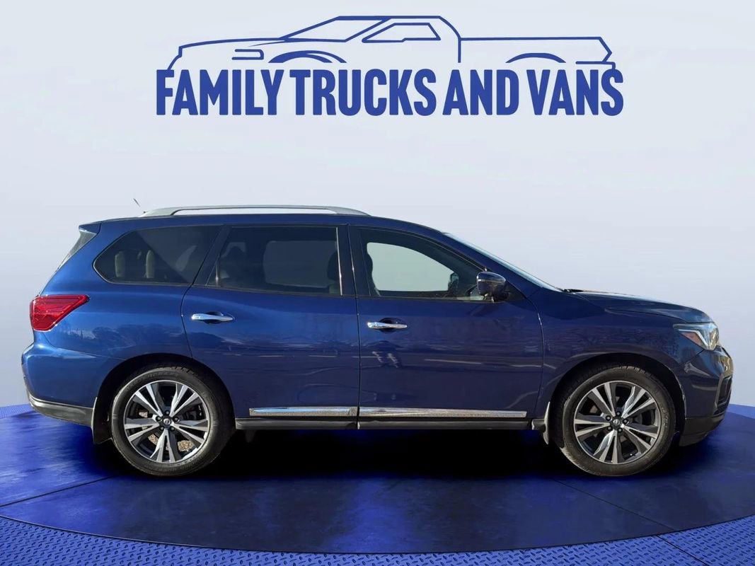 Used 2018 Nissan Pathfinder Platinum w/ Cargo Package image 6