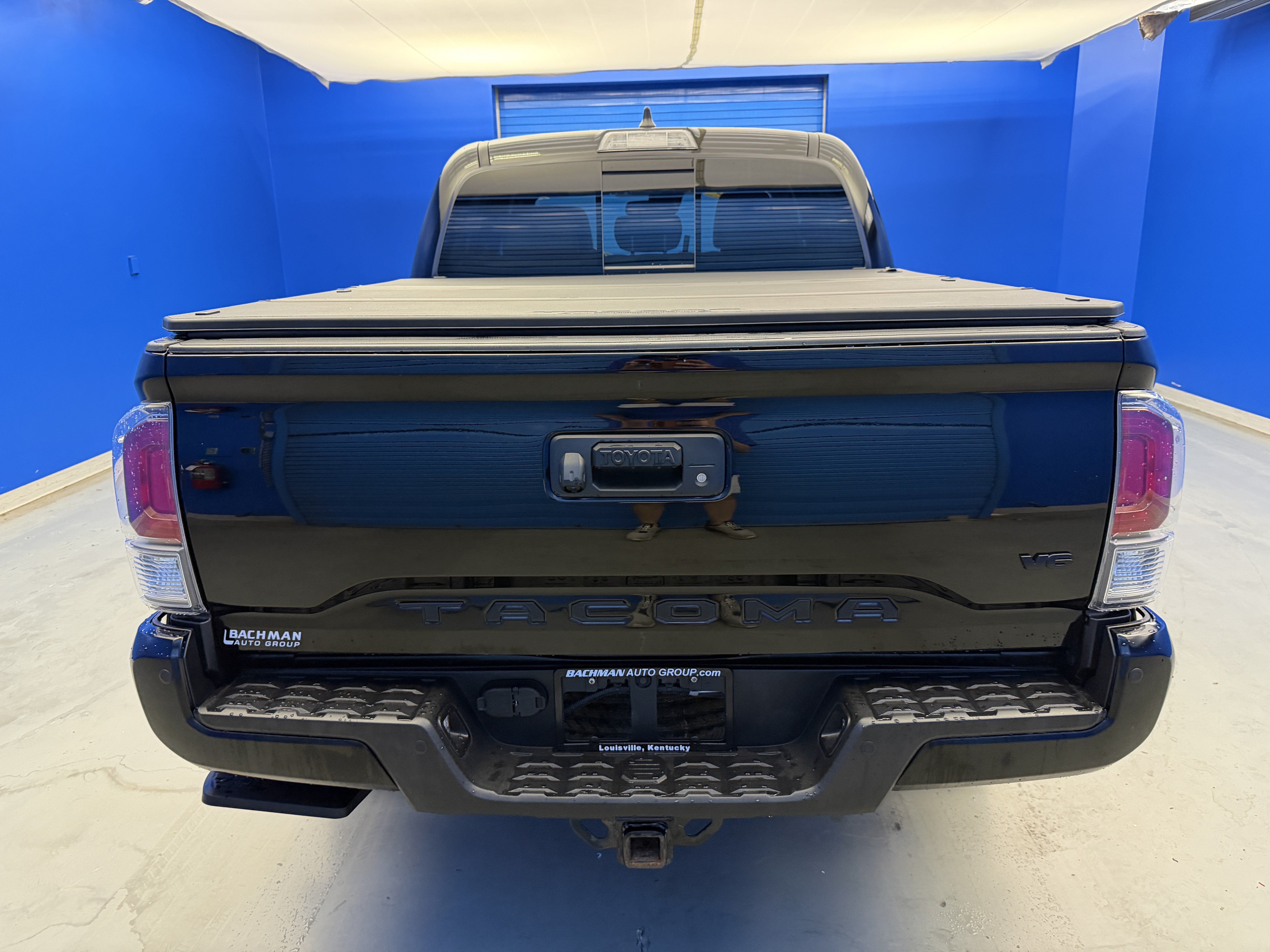 Used 2023 Toyota Tacoma TRD Sport w/ TRD Premium Sport Package AWD/4WD image 6