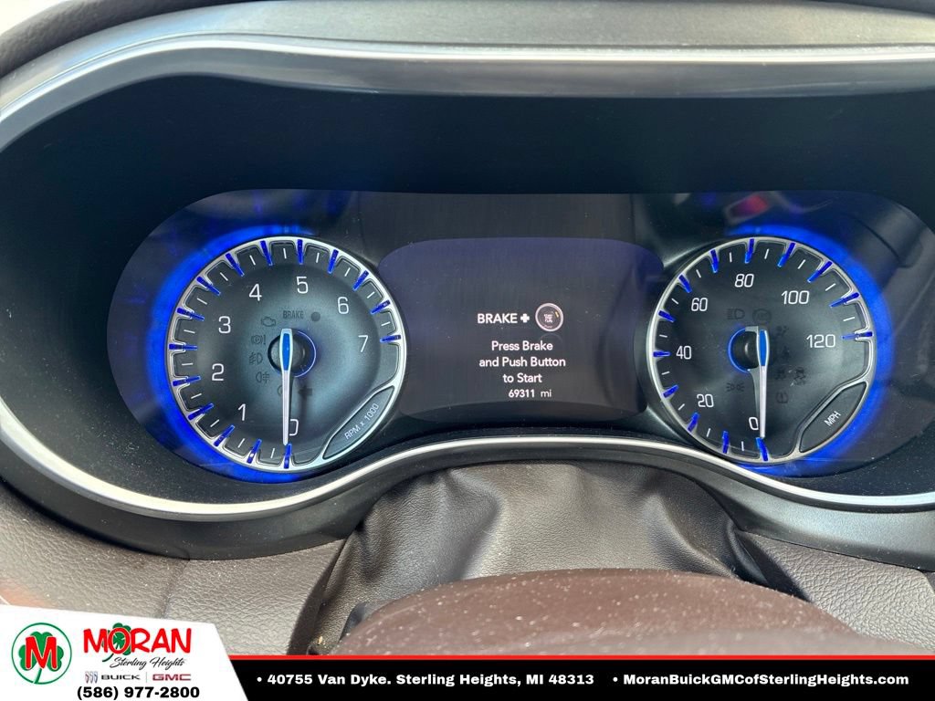 Used 2017 Chrysler Pacifica Touring-L Plus FWD image 14