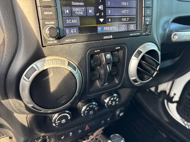 Used 2018 Jeep Wrangler Unlimited Sahara w/ Connectivity Group image 21